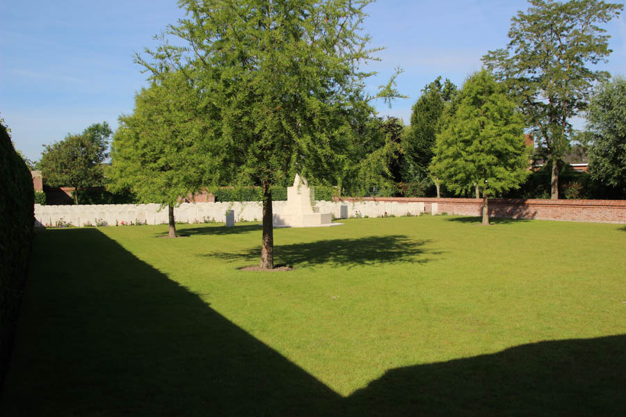Pont-du-Hem Military Cemetery