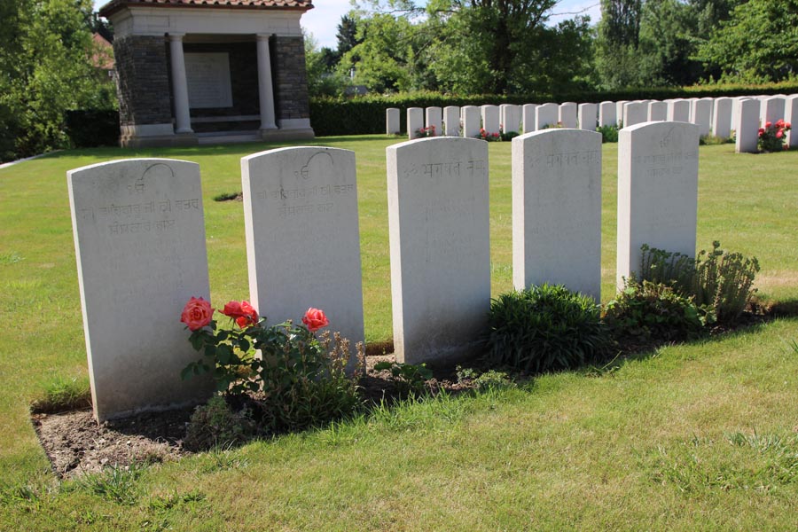 Pont-du-Hem Military Cemetery